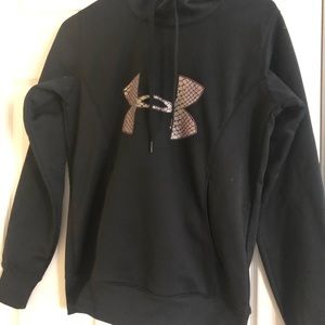 Under Armour Women’s Black Sweatshirt -Like New